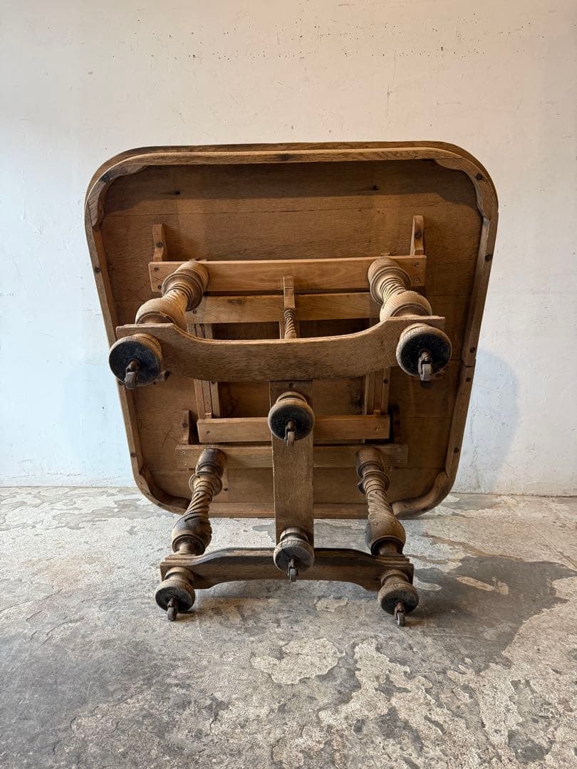 ビンテージ アンリ2世様式　ダイニングテーブル 剥離