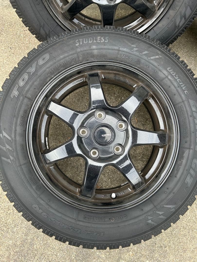 TOYO TIRES スタッドレスタイヤ 195/65R15