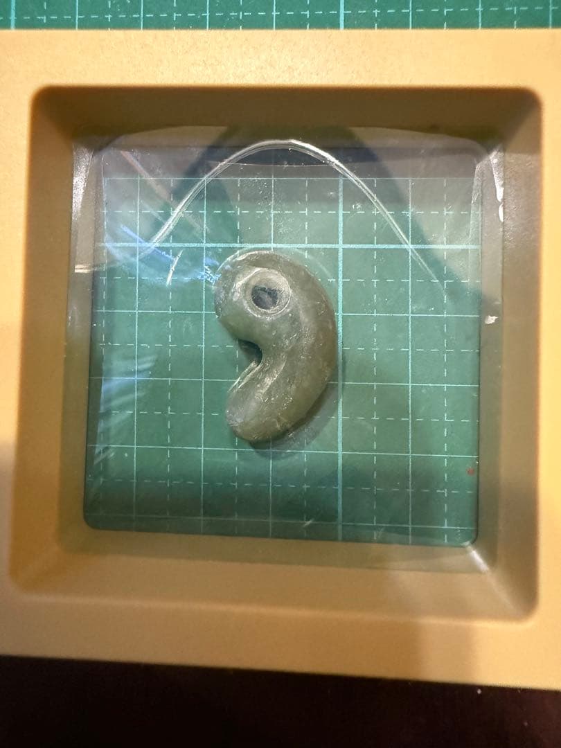 糸魚川産‼️勾玉‼️ご覧の通り説明不要の上クラス‼️青海の濃緑色ヒスイ‼️ロウカン‼️