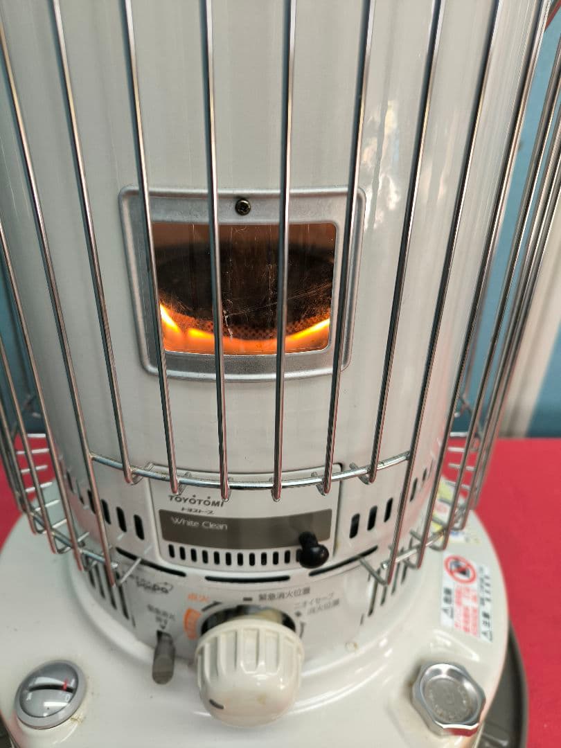美品　トヨトミ　対流型石油ストーブ　24畳まで　KS-67H
