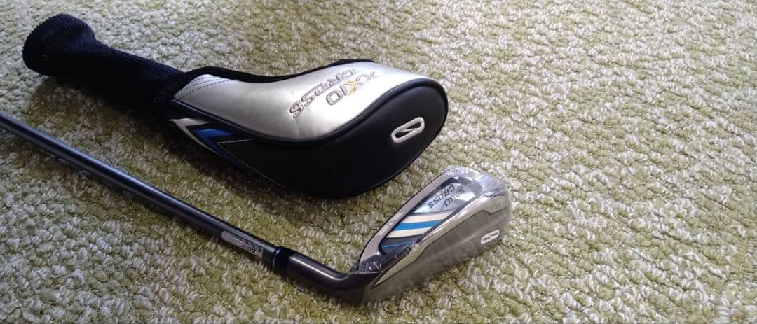 新品　未使用　ダンロップ　ゼクシオ　クロス　0番アイアン