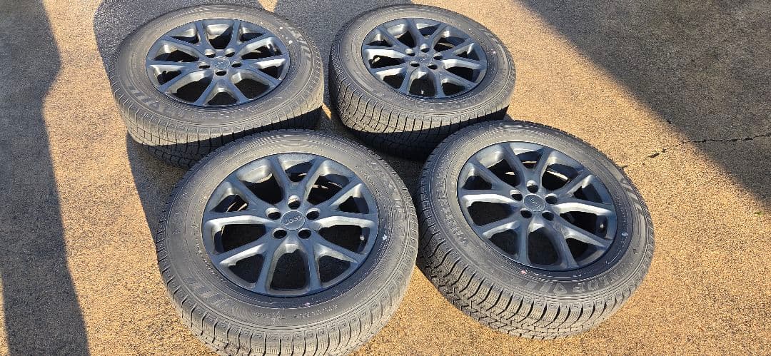 JEEP Cherokee KL 225/60R17 スタッドレス