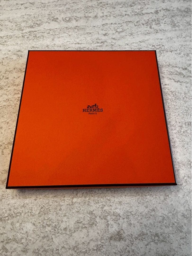 HERMES スカーフ　カレ70 タイガータイガー　新品