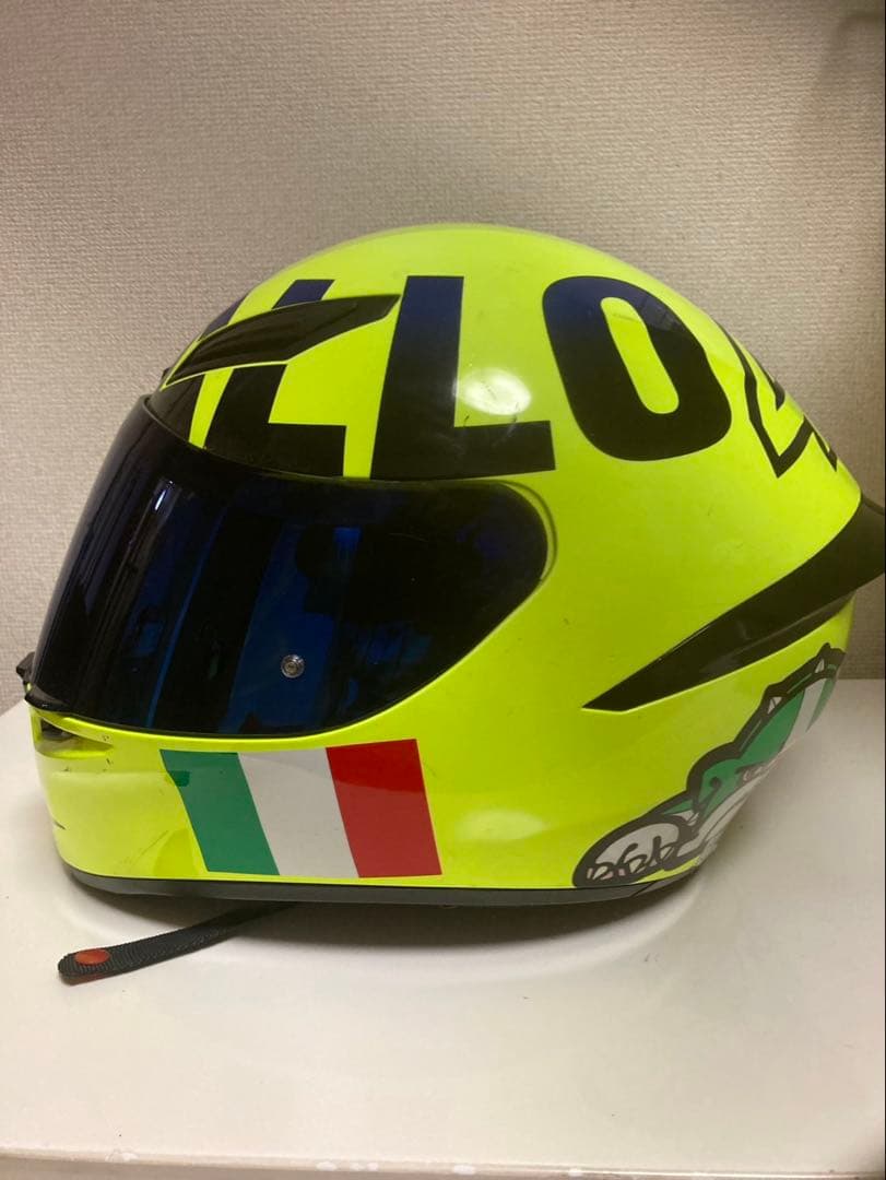 本日限定価格　AGV フルフェイスヘルメット ロッシ