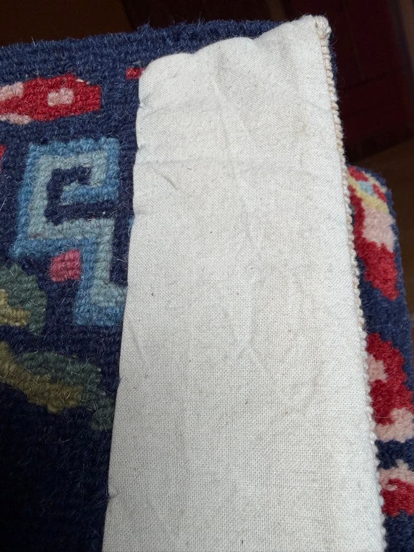 チベタンラグ　シートラグ　チェアマット　濃紺ベース