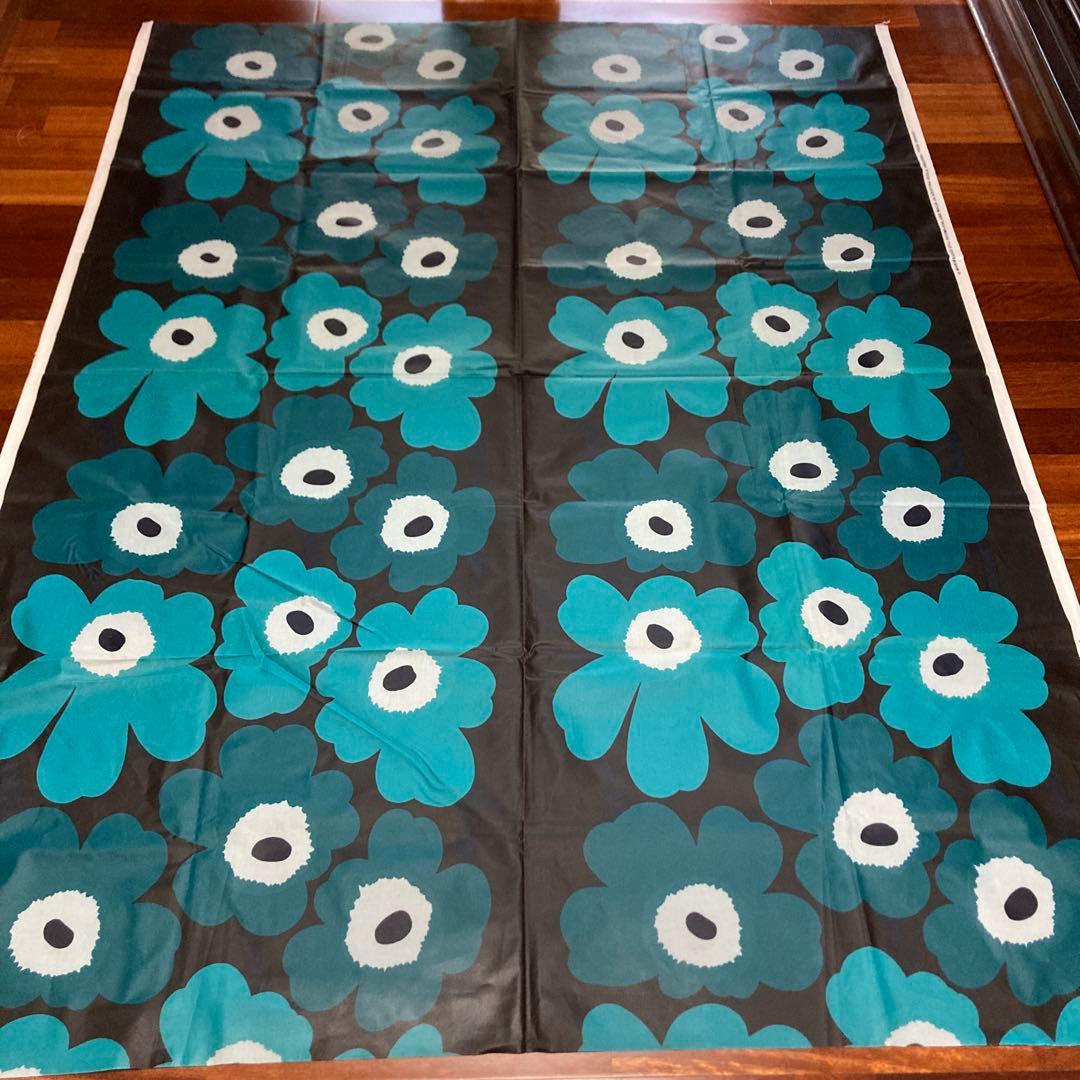 マリメッコ　PVC生地　ピエニウニッコ