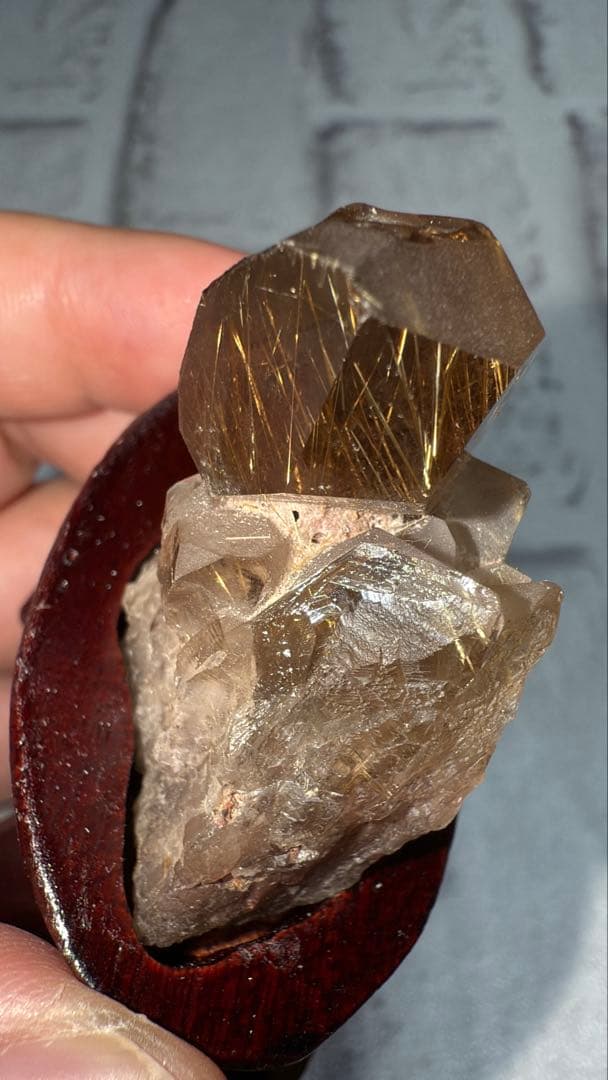 ⑤ブラジル産 タイチンルチルクォーツ マスター 原石クラスター 特注手彫専用台座