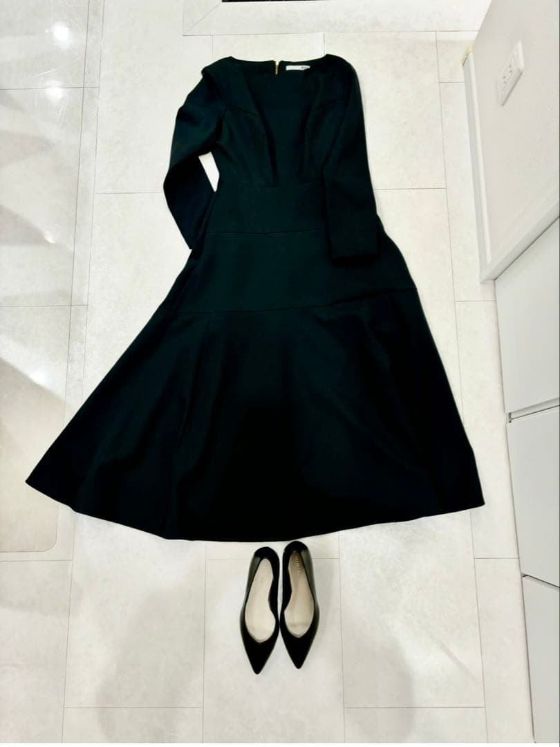 JENNEジェンヌフレア美ラインワンピース　Lサイズ