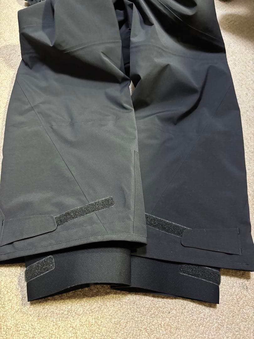 【新品未使用品】リミテッドプロ　ゴアテックスプロレインスーツ　サイズL