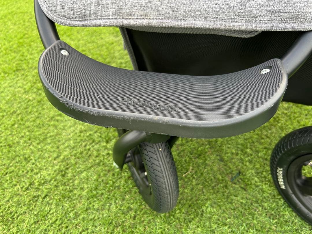 エアバギーココダブルフロムバース2人乗りベビーカー　双子　アースグレイ