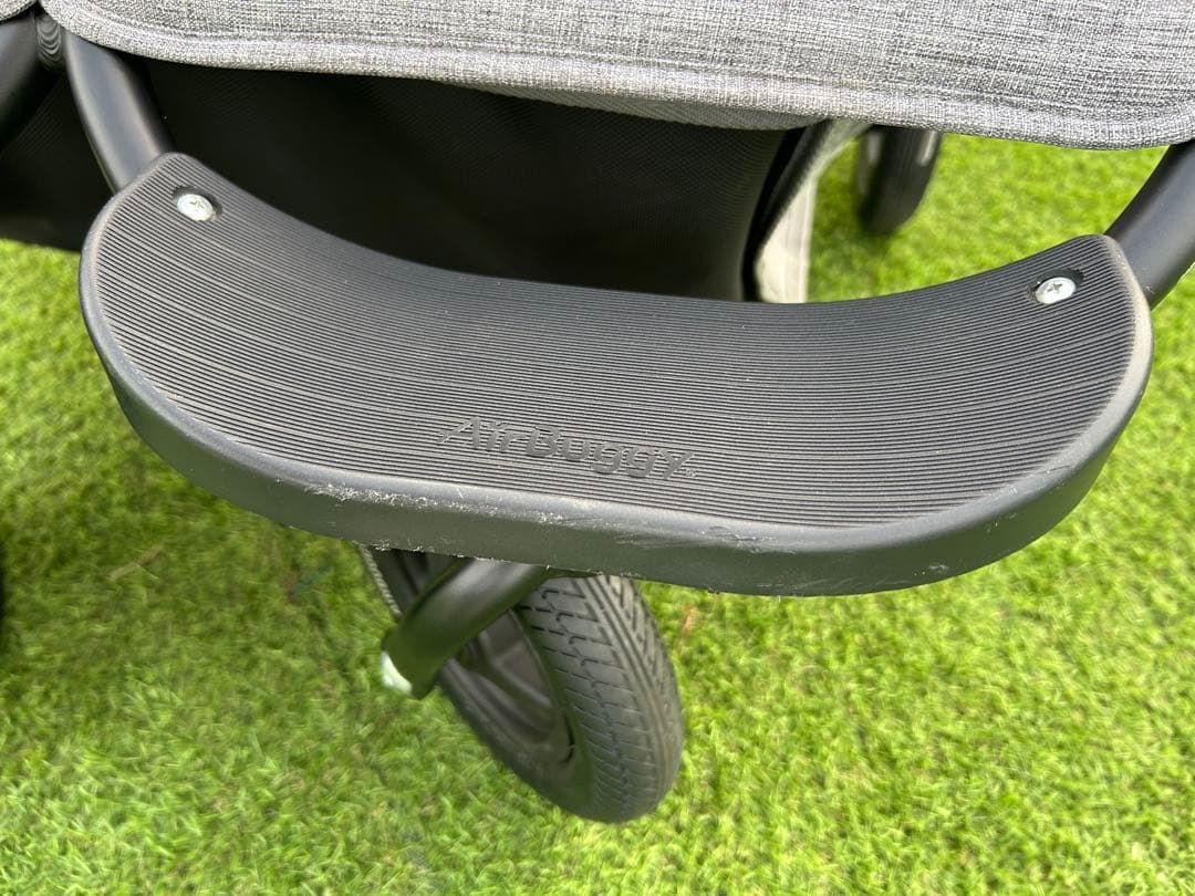 エアバギーココダブルフロムバース2人乗りベビーカー　双子　アースグレイ