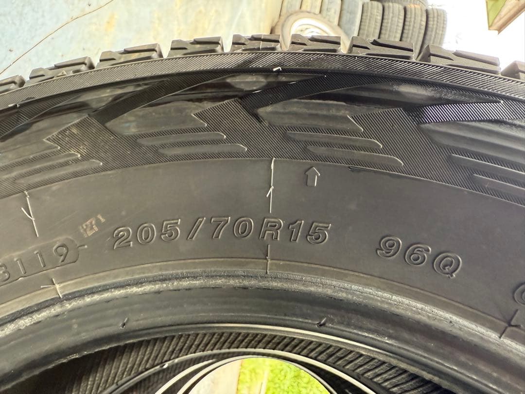 Ramonヨコハマスタッドレス205／70R15 96Q深溝