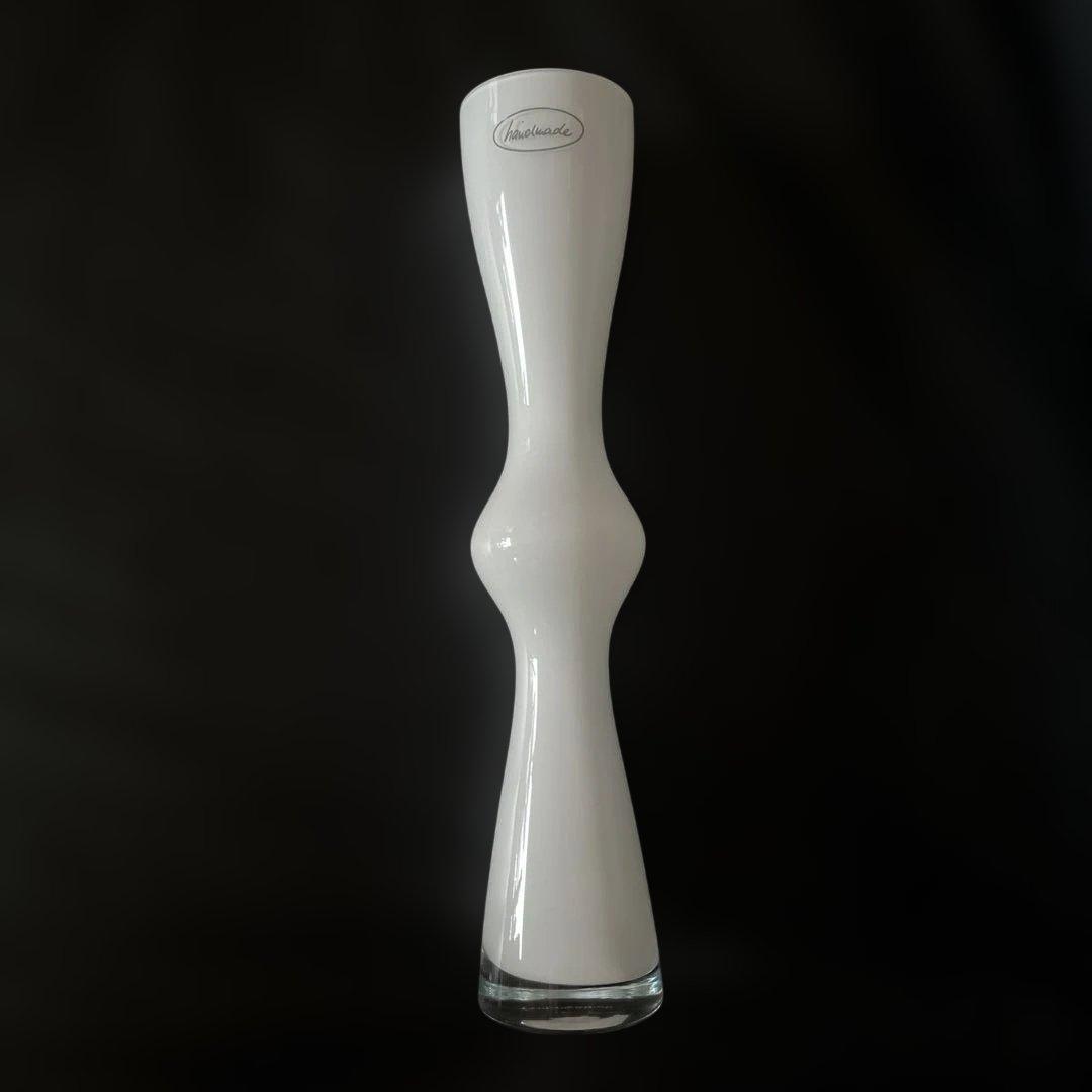ビレロイ＆ボッホ♡ホワイトガラス花瓶 曲線デザイン