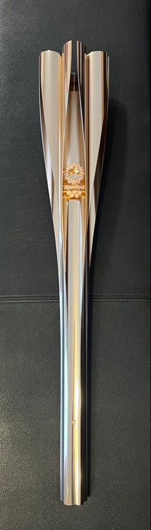 東京オリンピック2020聖火トーチ【ユニフォーム・トーチ専用アクリルケース付き】