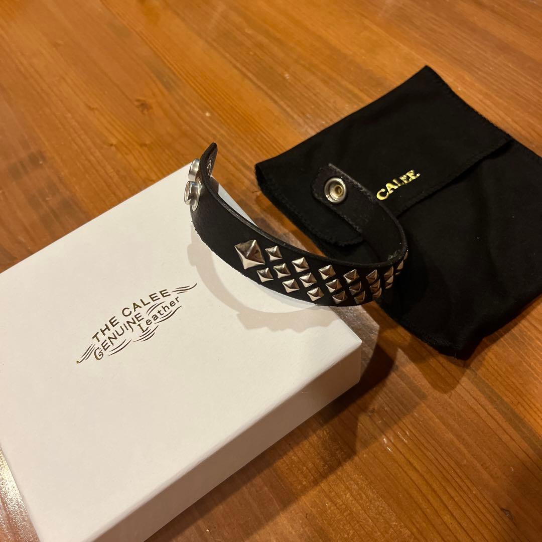 CALEE スタッズレザーバングル