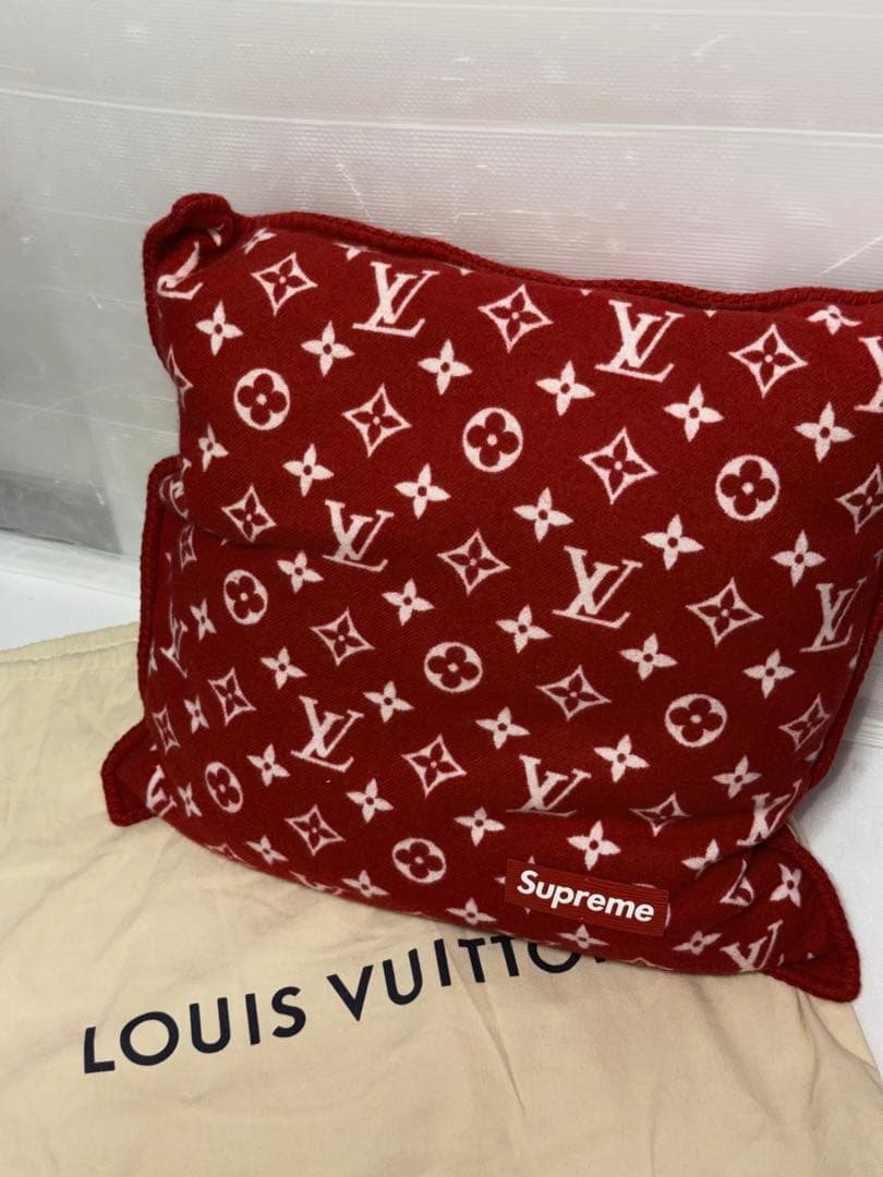 限定品‼️【Louis Vuitton x Supreme】モノグラム ピロー 枕