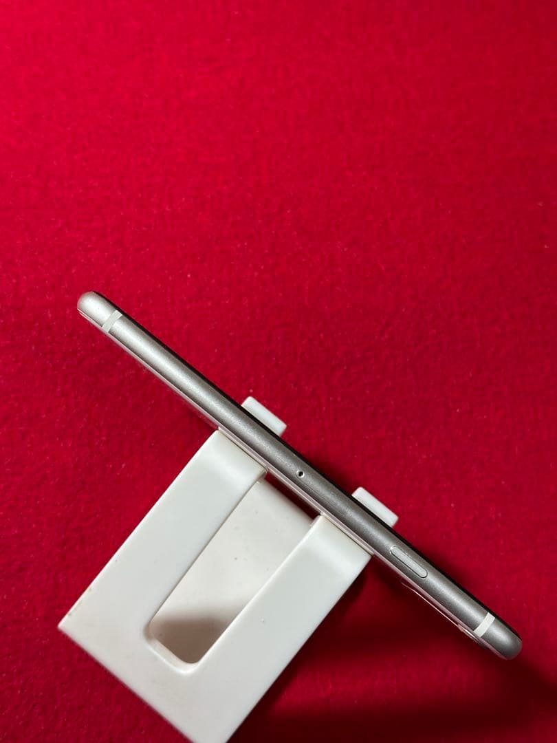 【7636】iPhone SE3第3世代スターライト 64GB simフリー