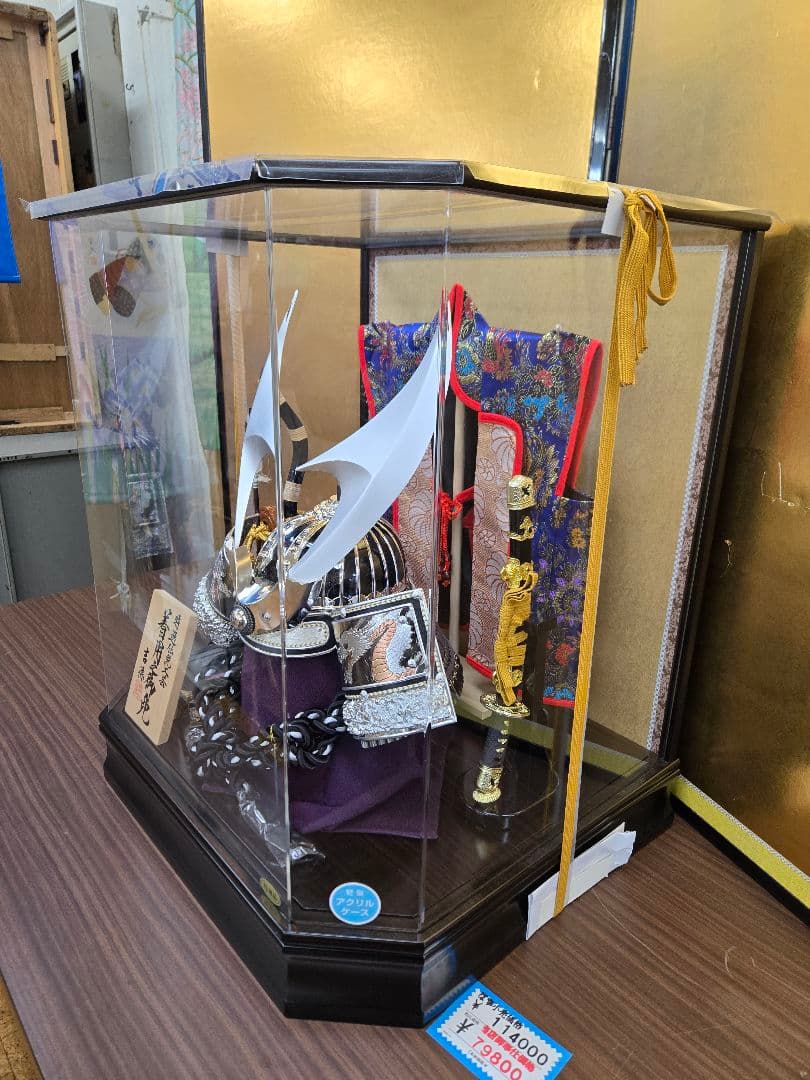 【展示品限り】五月人形　兜　鍬形　ケース飾り　※閉店セール　K16