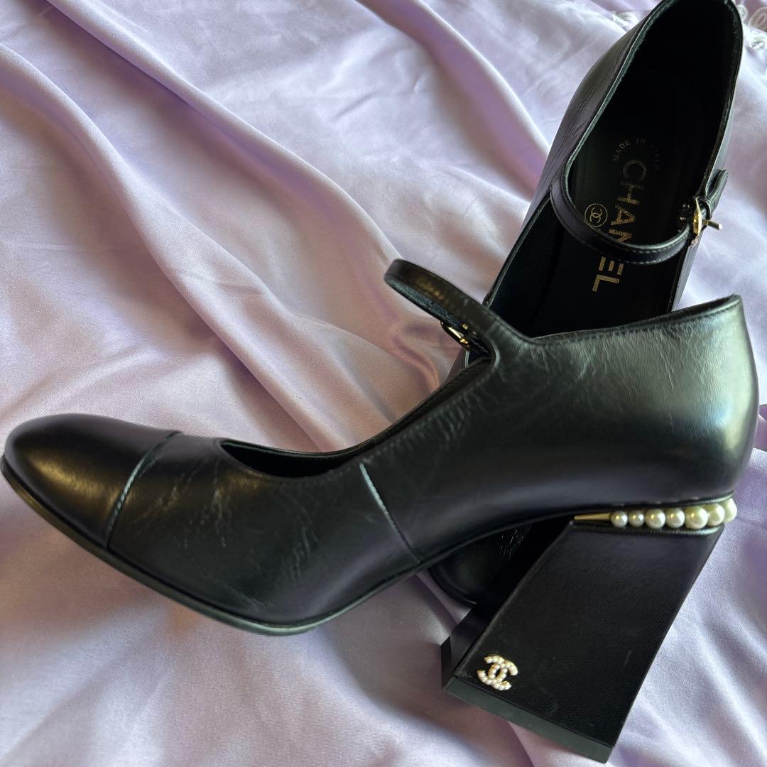 CHANEL ブラックレザーパンプス