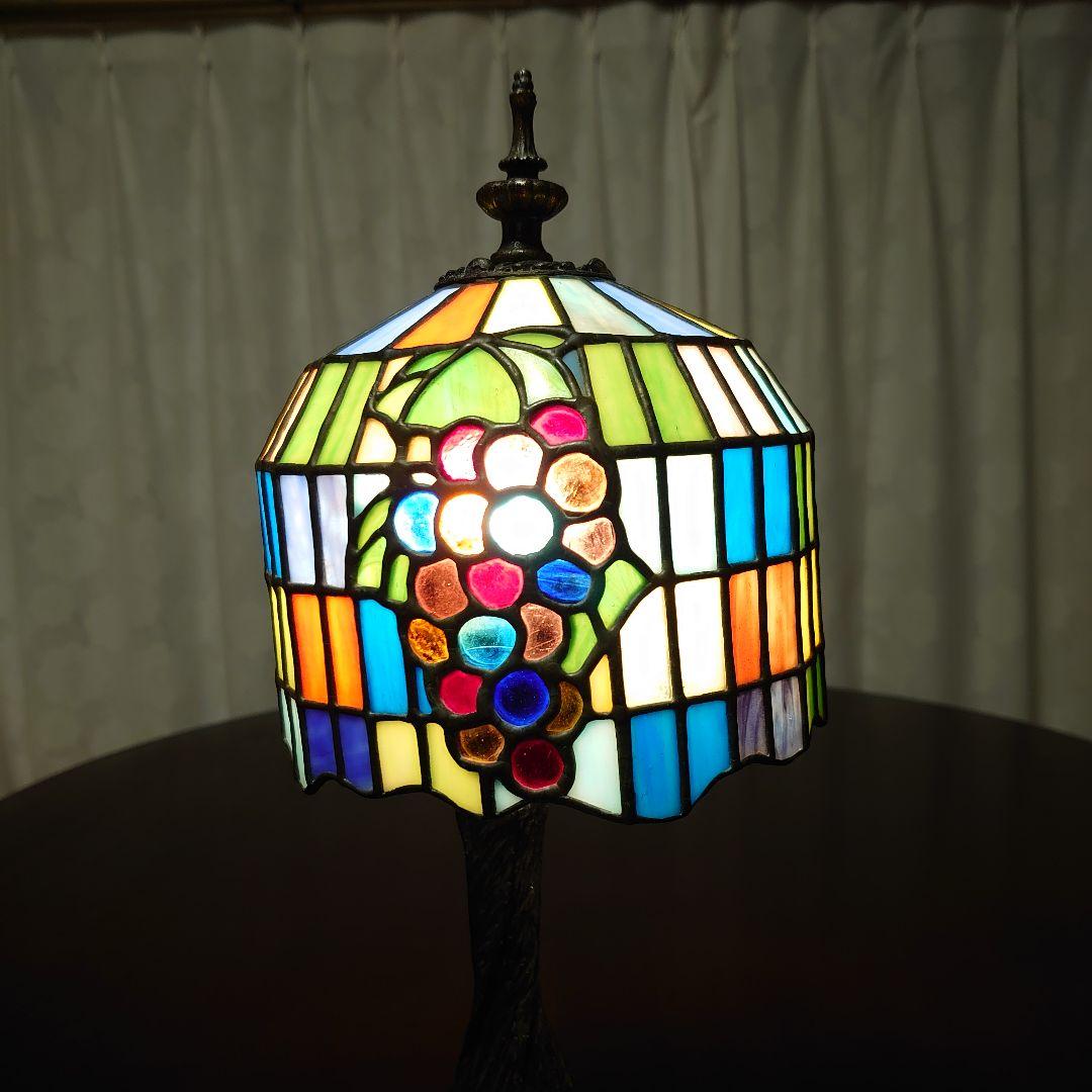ステンドグラスのランプシェード