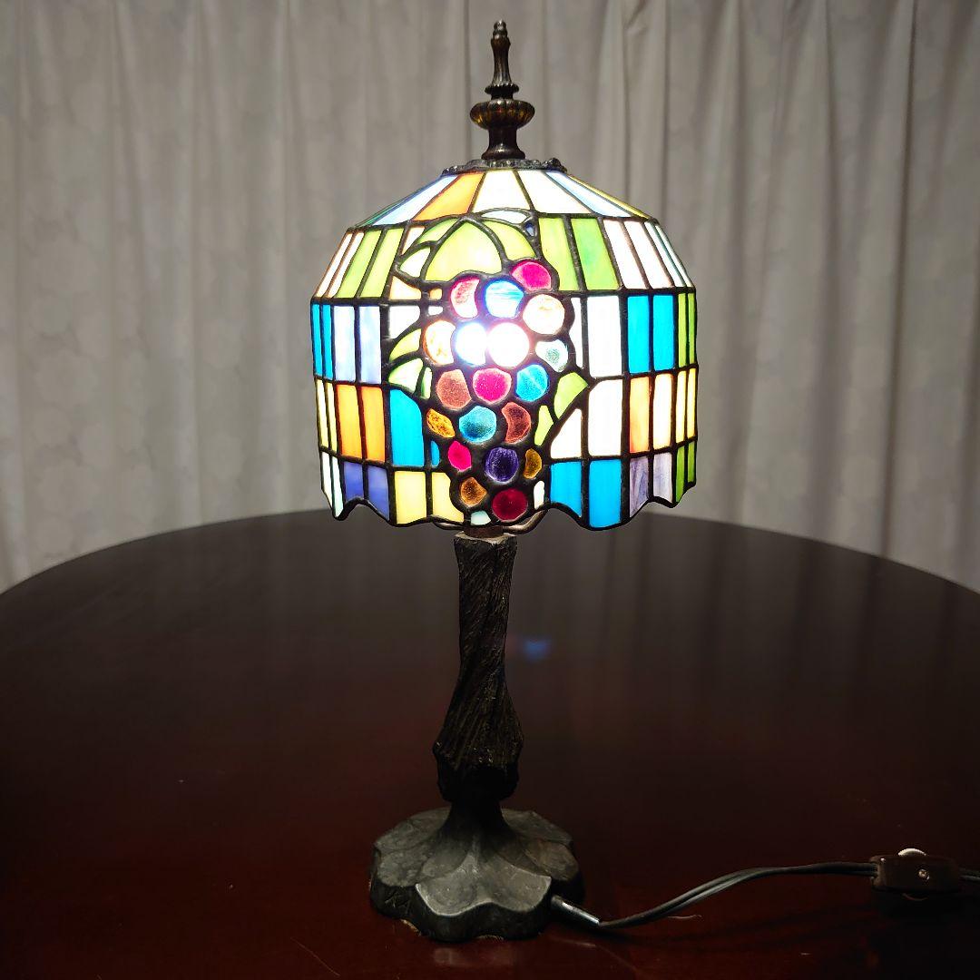 ステンドグラスのランプシェード