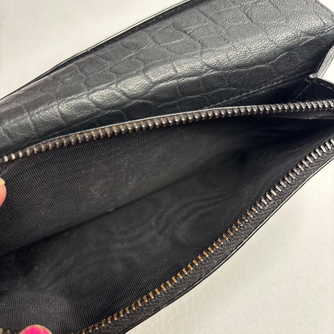 Yves Saint Laurent イヴサンローランク型押し二つ折り長財布