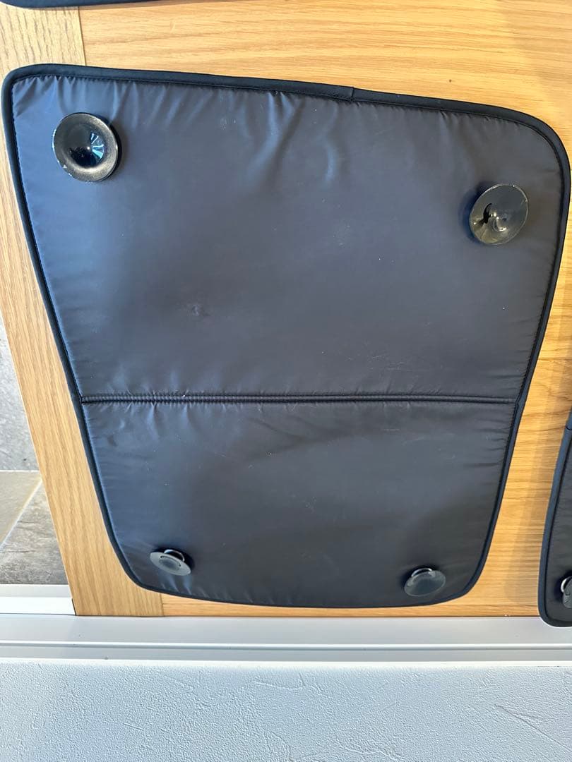 デリカD5 プライバシーサンシェード