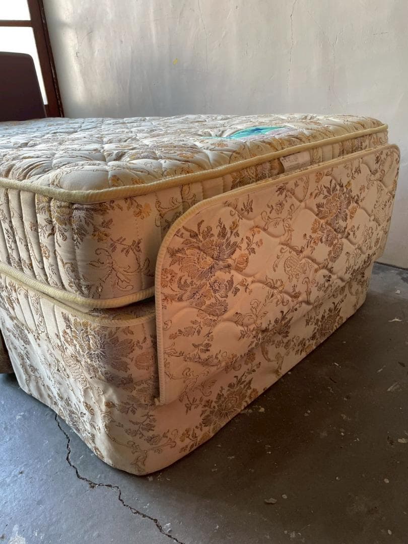 シモンズ 電動ベッド（1） シングル ポケットコイルマットレス付 動作確認済み