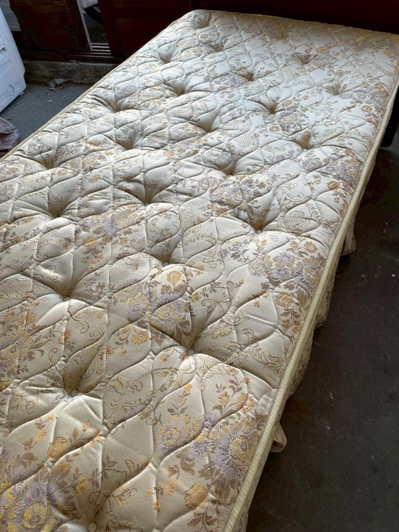 シモンズ 電動ベッド（1） シングル ポケットコイルマットレス付 動作確認済み