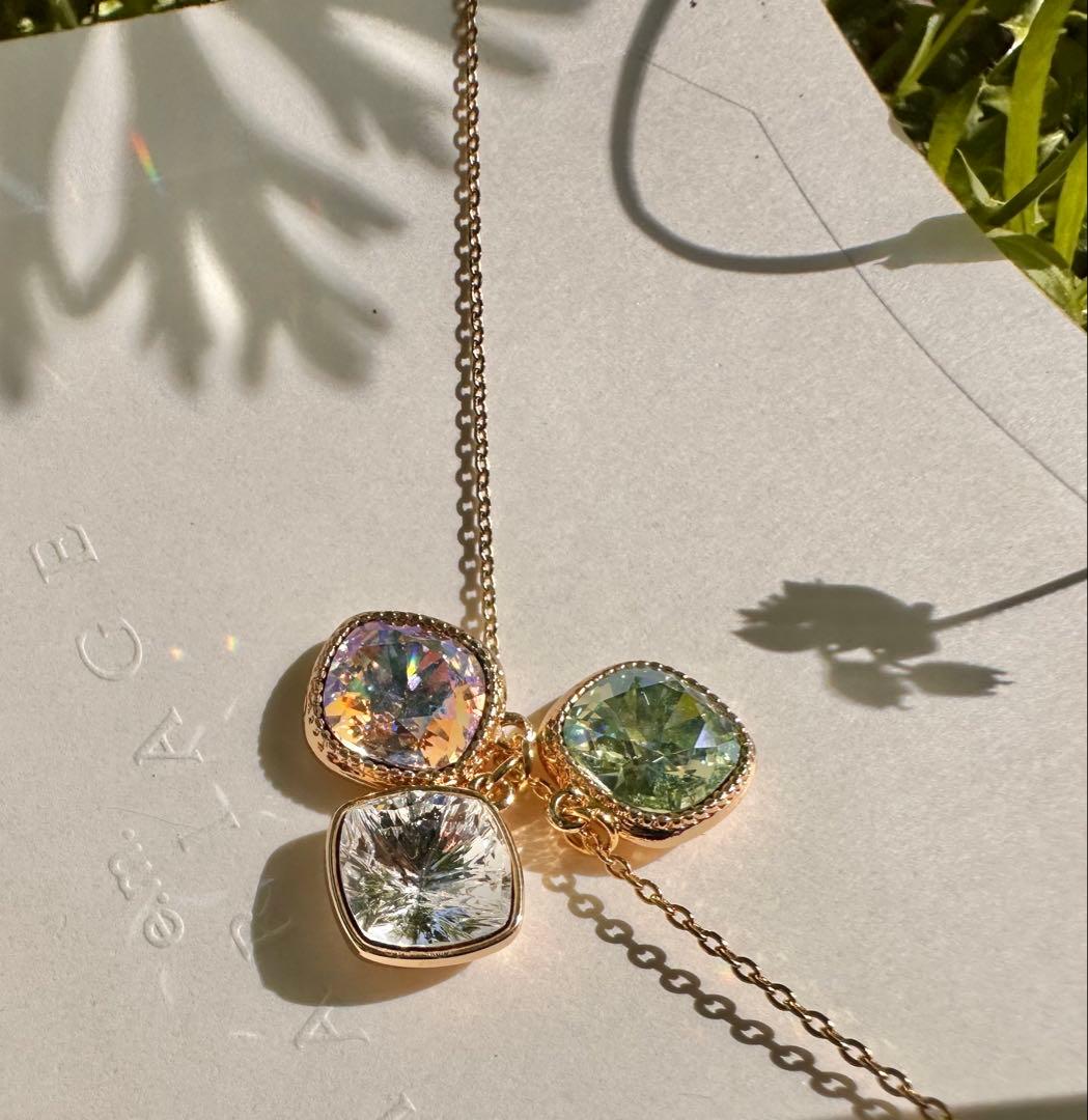 スワロフスキークリスタル®︎ 朝焼けの大聖堂　ステンドグラス　ポニーフック