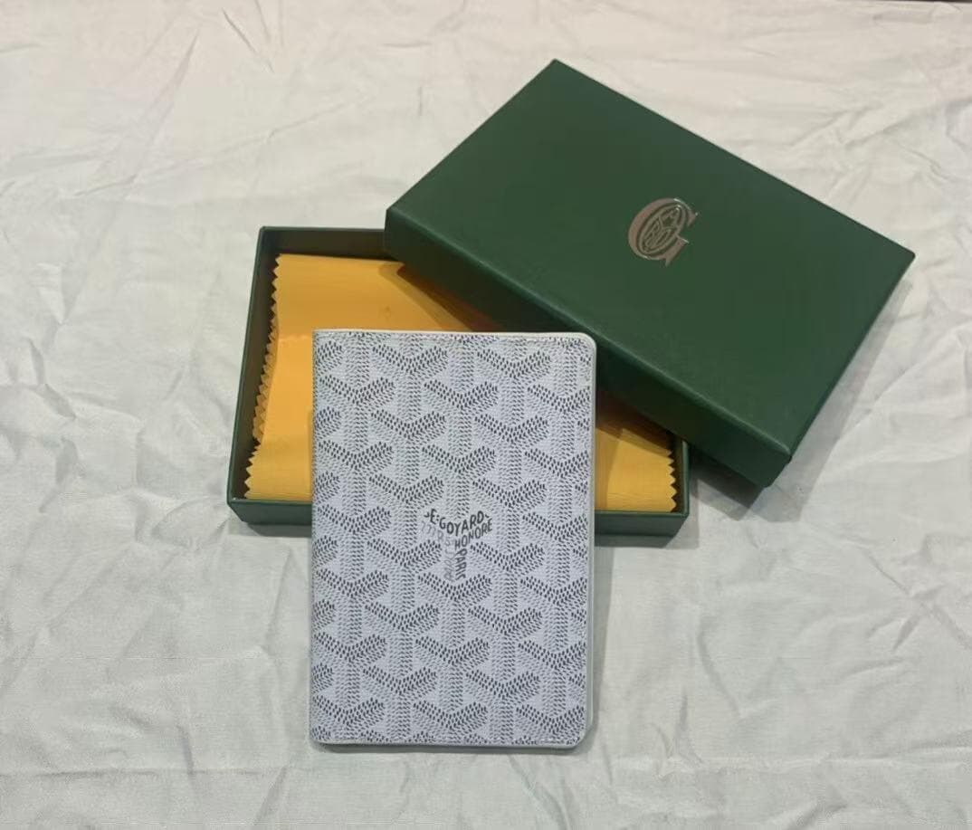 パスポートケース カバー 24時間以内発送