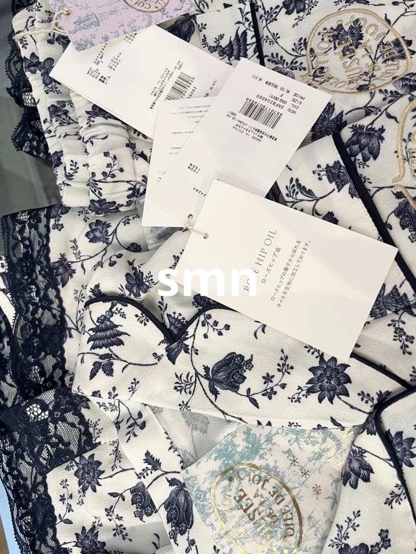 Musee de la Toile de Jouy 開襟シャツ　ロングパンツ