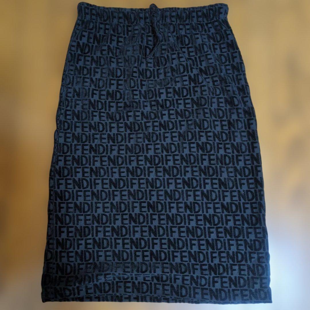 FENDI ロゴベロア調 タイトスカート