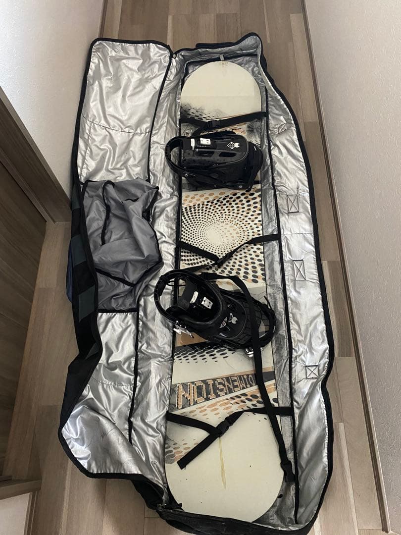 スノーボードセット　ボード、ブーツ