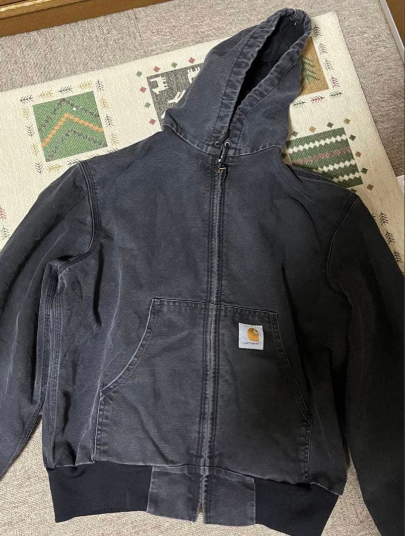 カーハート　carhartt　アクティブジャケット　星型タグ　黒