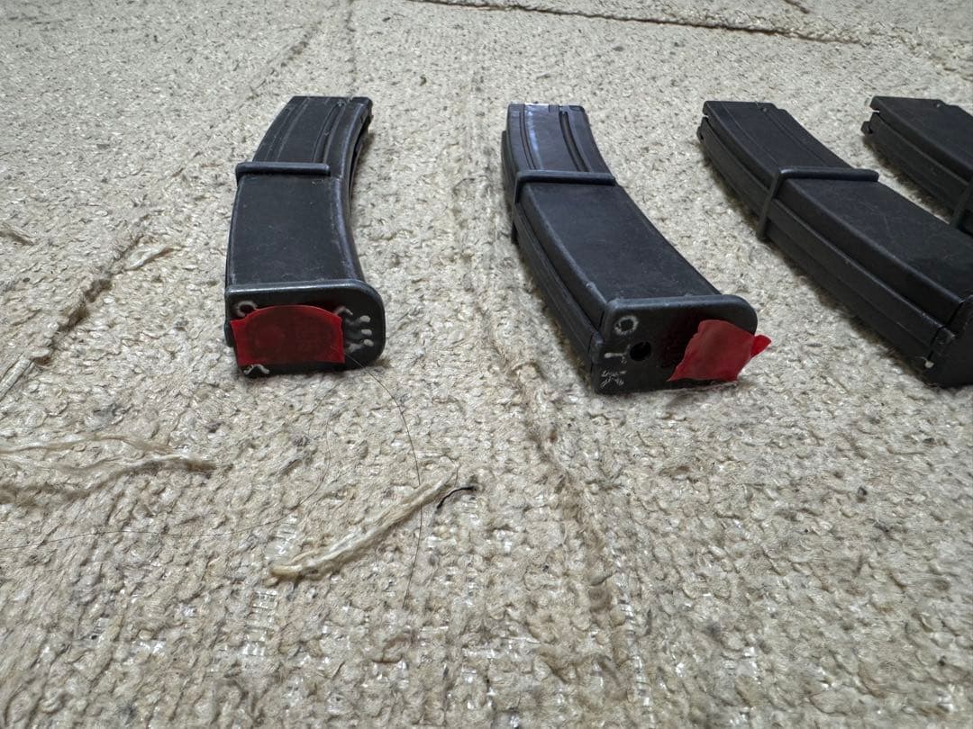 【東京マルイ】 ガスブローバックガン MP7A1 タンカラー マガジン5本付き