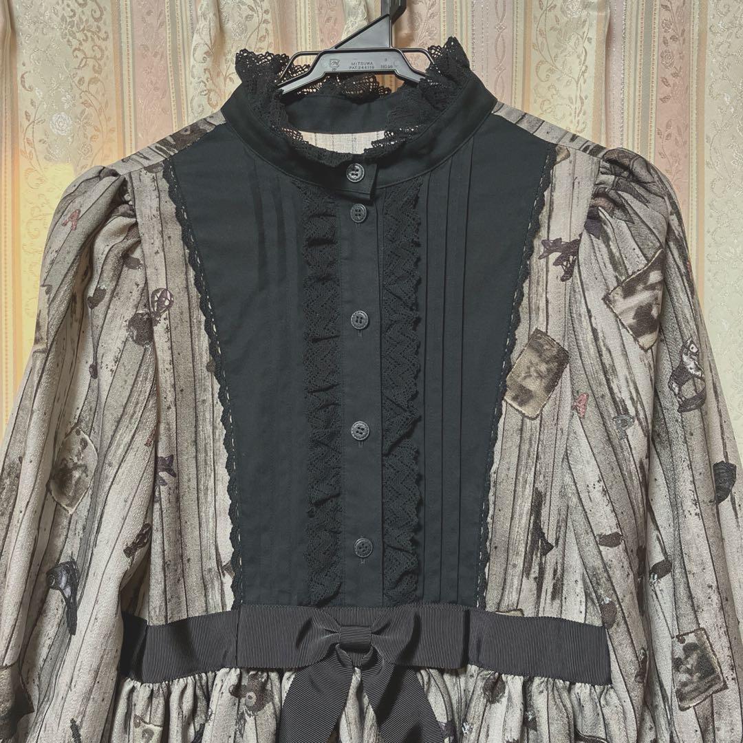 スタンドカラーワンピース