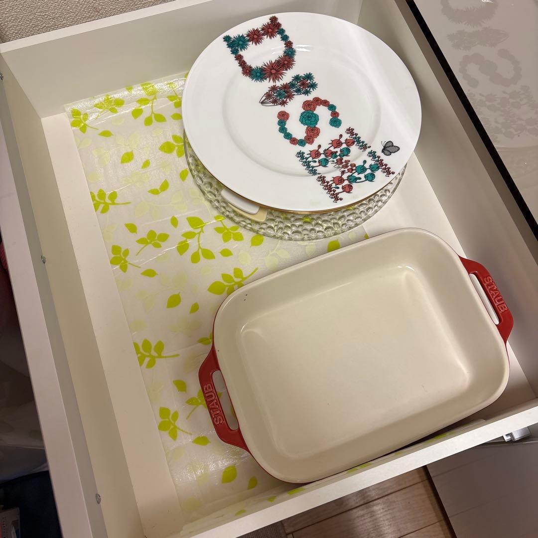 ホワイト食器棚・キッチンカウンター