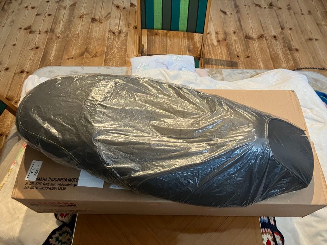 YAMAHA NMAX155 2025 純正シート　美品　箱付