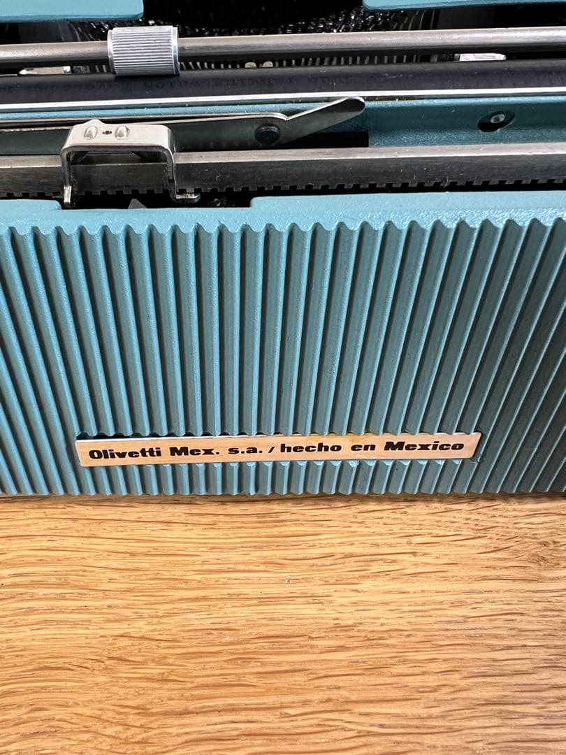 タイプライター / Olivetti Lettera 32