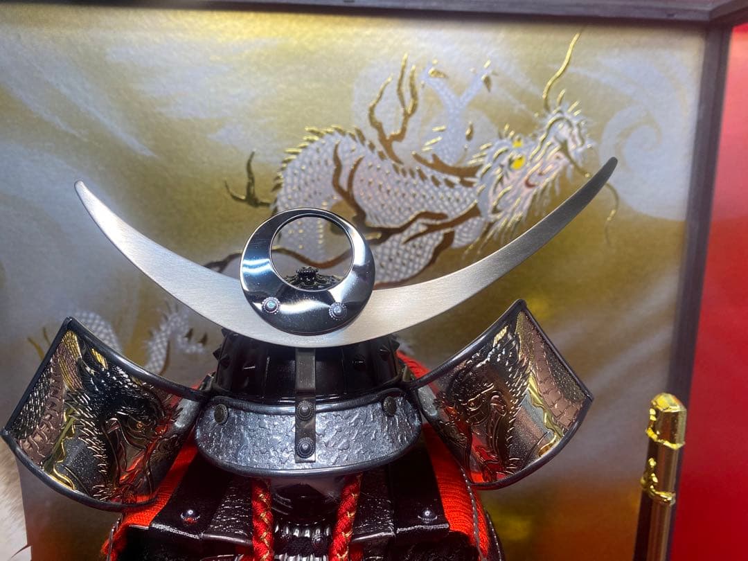 上杉謙信　東京久月　五月人形　家紋付き鎧飾り　ガラスケース入