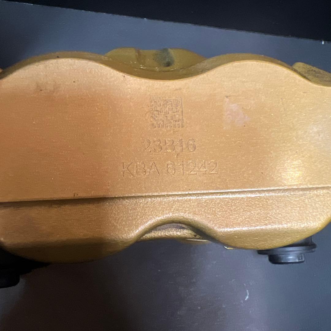 ブレンボ　ブレーキキャリパー　z900RS用