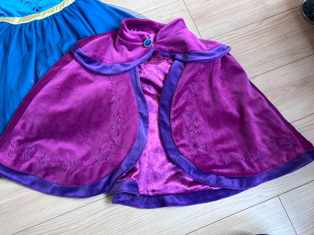 新品　リトシー　エルサ　ワンピース、ケープ、靴下セット110 しまむら　アナ雪