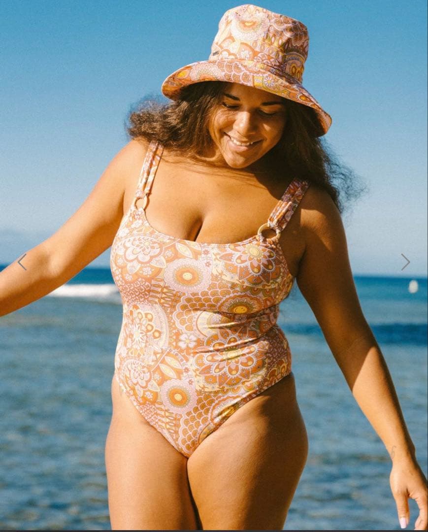 BILLABONG 花柄 ワンピース水着　サイズS