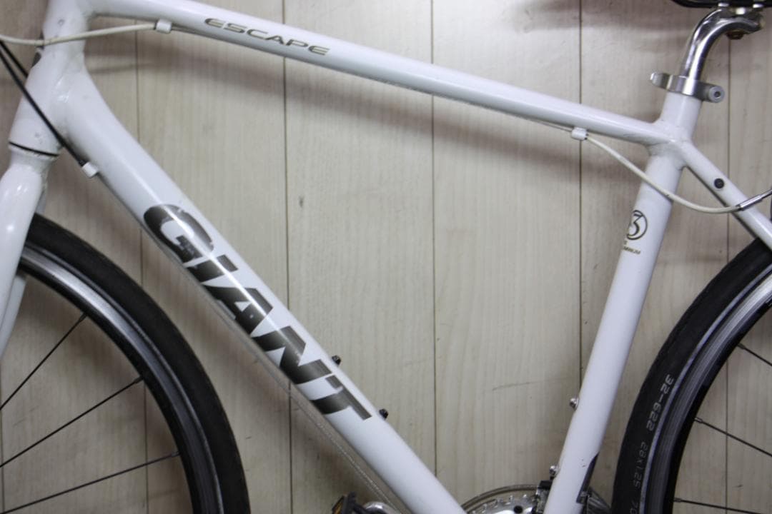 お*じ様 GIANT ESCAPE クロスバイク ホワイト 700C