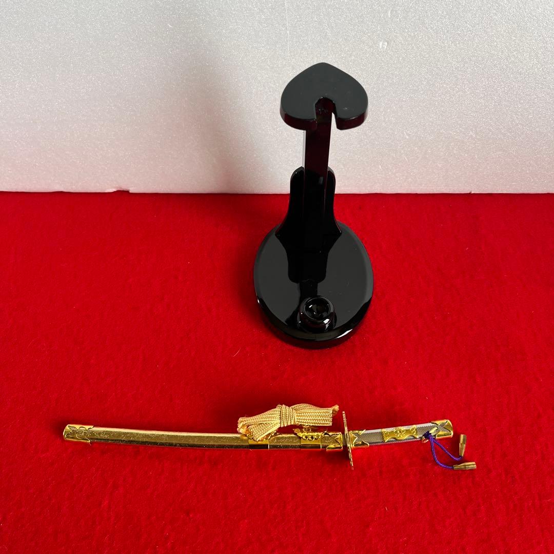 純金箔押緋縅の兜　和紙屏風セット