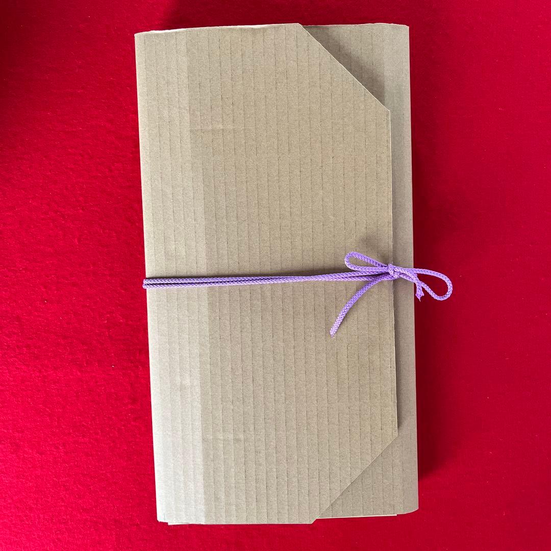 純金箔押緋縅の兜　和紙屏風セット