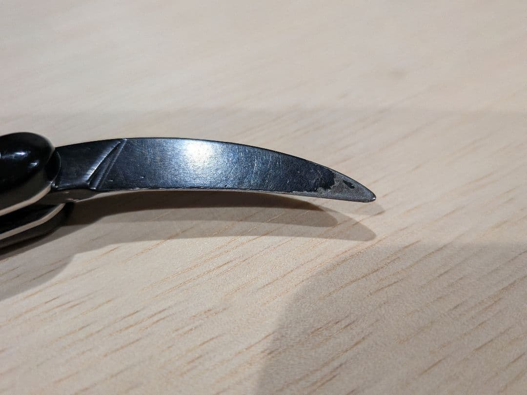 シャトーラギオール LE ROUGE ET LE NOIR 赤と黒