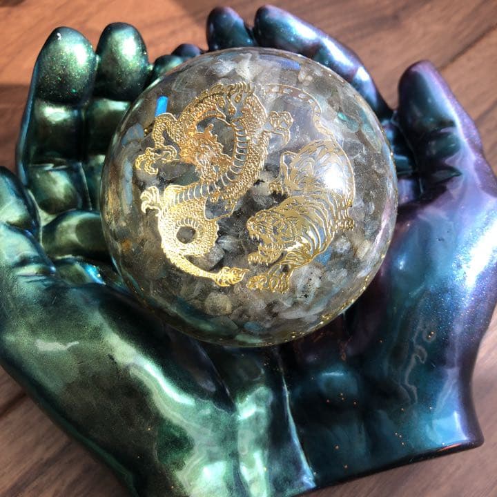 球体　蓮子のオルゴナイト