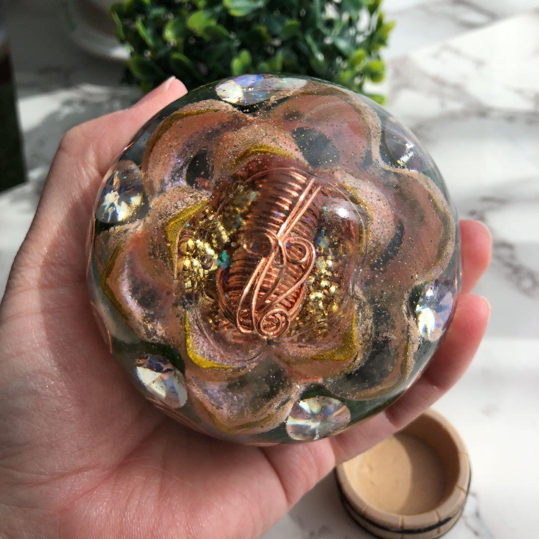 球体　蓮子のオルゴナイト